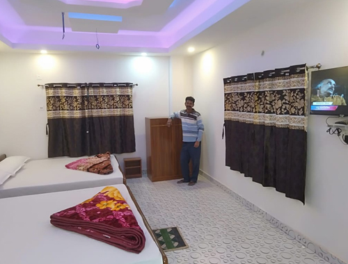 Bougainvilleas on Lombard Street,  San Francisco, Tokyo