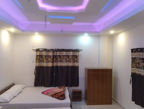 Bougainvilleas on Lombard Street,  San Francisco, Tokyo